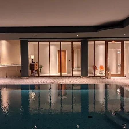 Regina Adelaide & 4* Garda