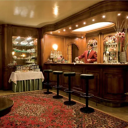 Hotel Regina Adelaide 4*