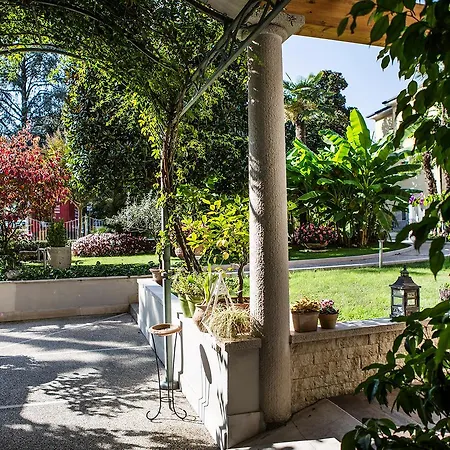 Hotel Regina Adelaide 4*