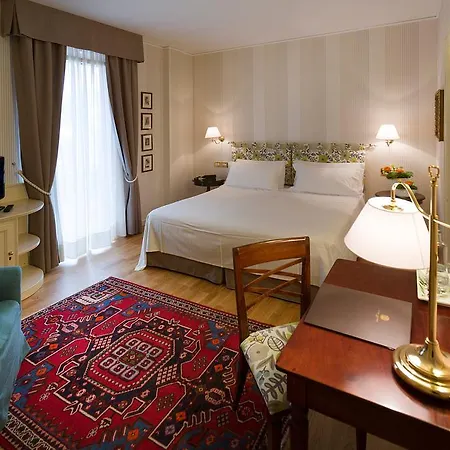 מלון Regina Adelaide & 4*